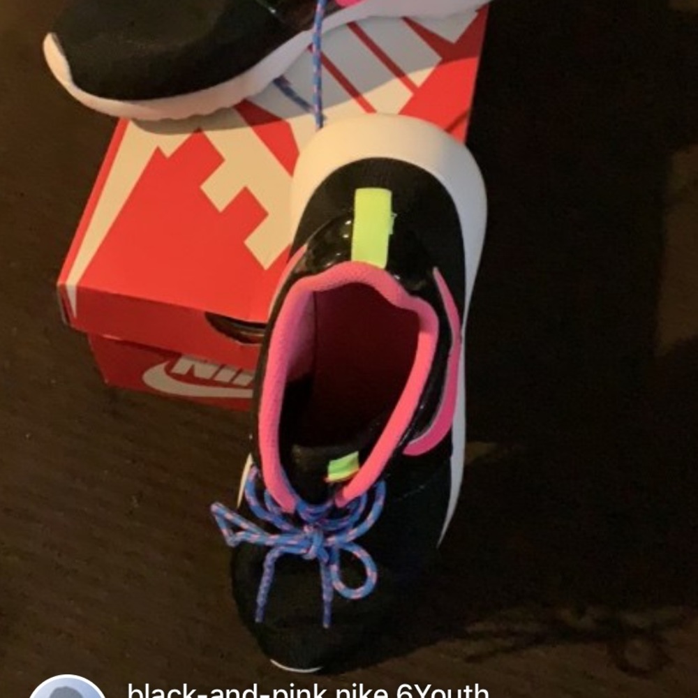 Nike Roshe - Picture 2 of 2